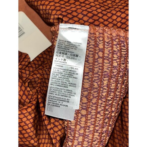 NWT Levis Rust Patterned Puff Sleeve Smocked Open Back Women's Top Size 2X - Picture 9 of 9